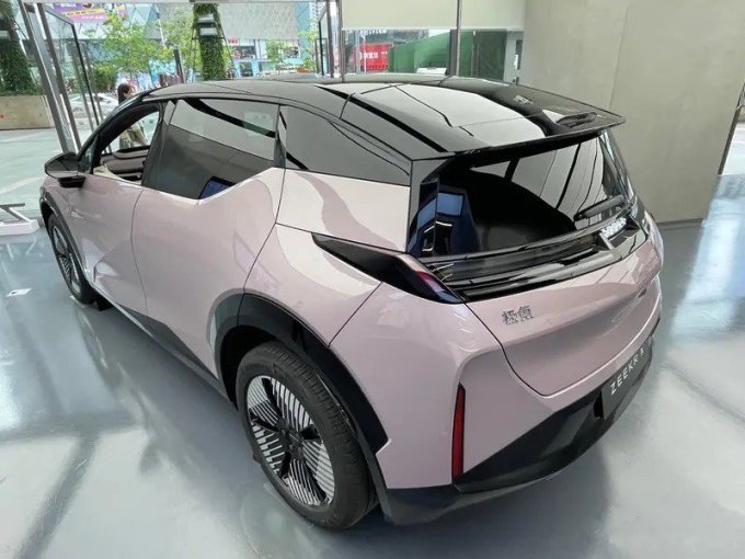 极氪新能源车
