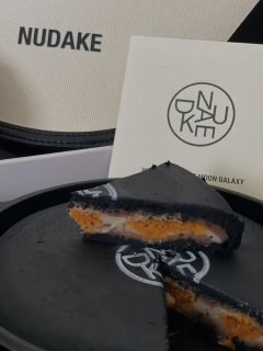 时髦设计，小众口味！好友送的月饼礼盒让我