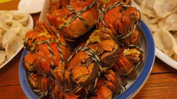美食 篇二：中秋团圆饭，一盘美味的大闸蟹不容错过 