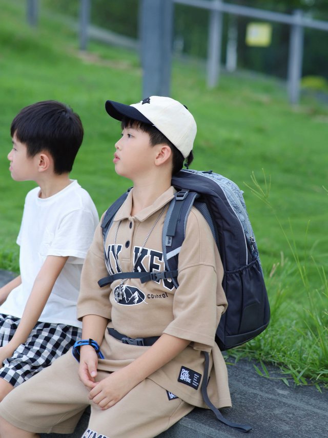 挖到宝了！小学生必入的一款护脊书包 🎒