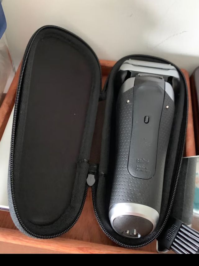 博朗(BRAUN)尊享9系Pro升级版清洁款电动剃须刀