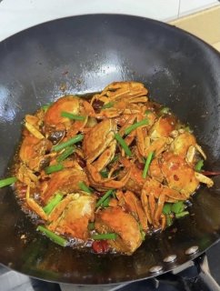送礼就送阳澄湖大闸蟹，好吃停不下来