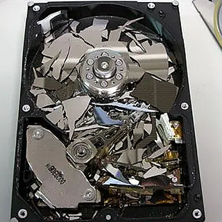硬盘坏了怎么把里面的数据清空呢？