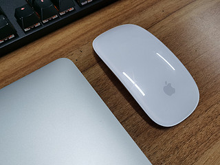 苹果妙控鼠标Apple Magic Mouse日常使用还是蛮舒适的