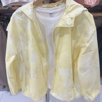 优衣库防水防晒外套原价299，现价149，可以来一件啦。