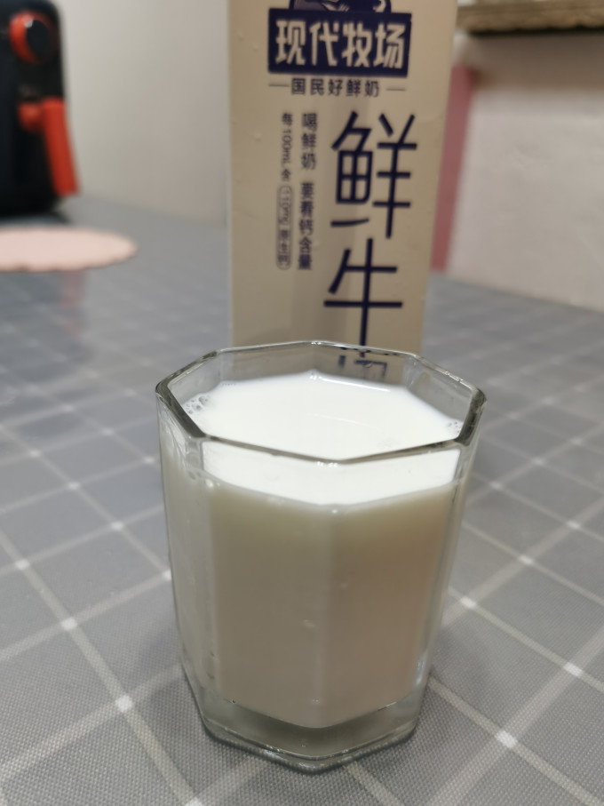 蒙牛低温牛奶