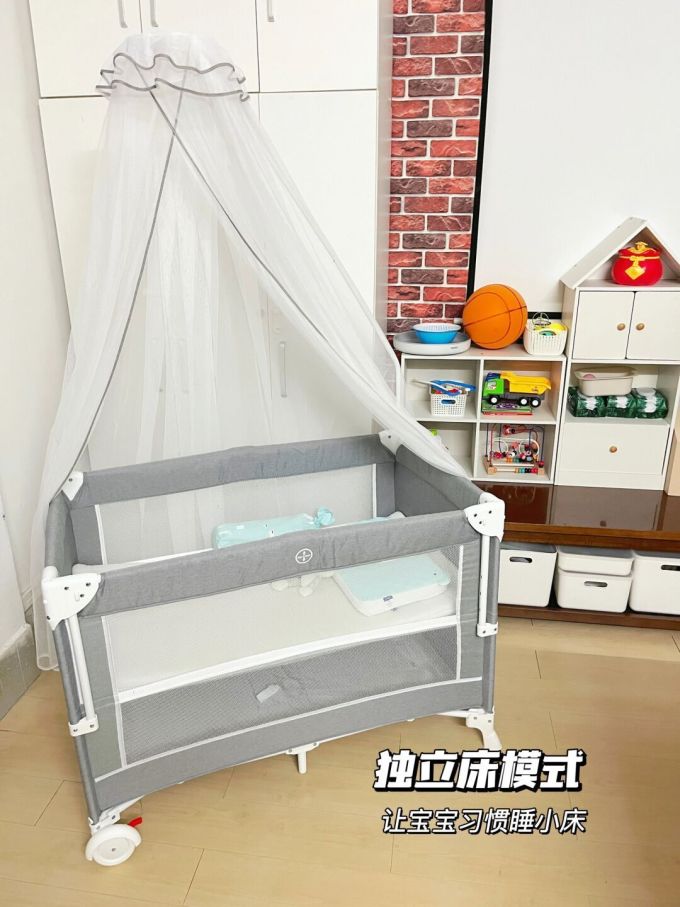 婴儿床
