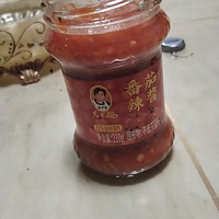​老干妈番茄辣酱是一种贵州特产的辣椒酱，以其独特的口感和香辣味道而闻名