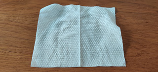 试试柔软的珍珠纹洗脸巾，让你的洁面更高效