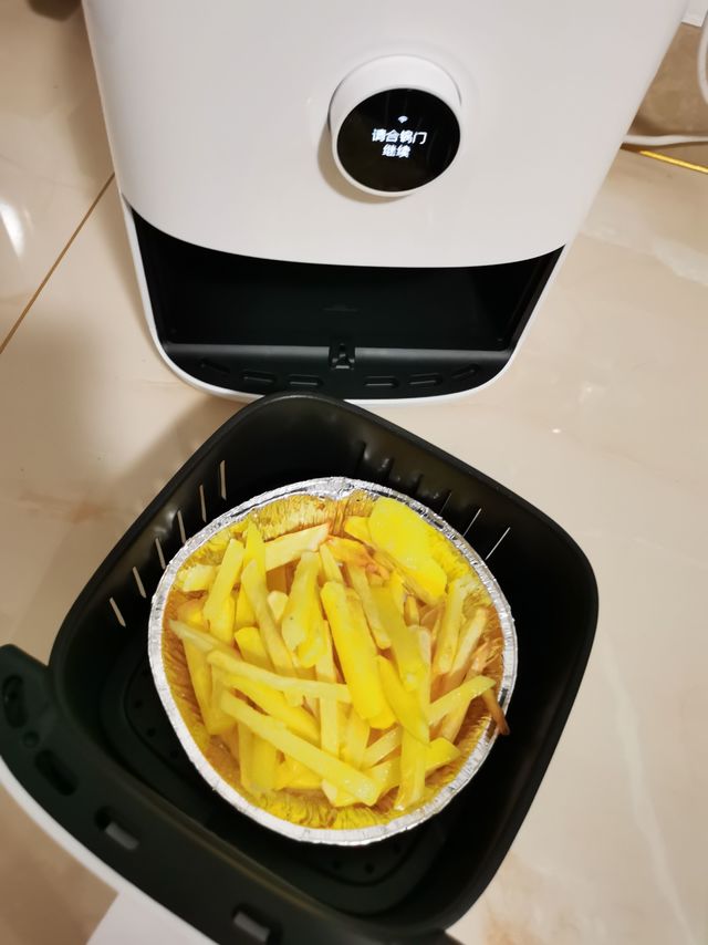自制炸薯条。