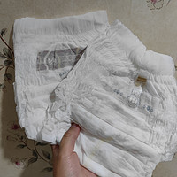 据说这款是最最受宝妈欢迎的纸尿裤，我倒是要看看～