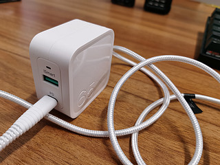 RAVPOWER氮化镓充电器还支持苹果笔记本充电