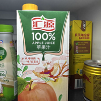 汇源100%苹果汁果蔬汁是一款口感醇厚、营养丰富的浓缩果汁饮料。每盒1000ml的容量足够满足
