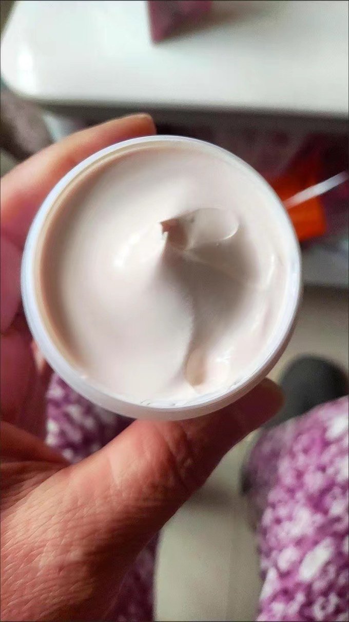玉兰油乳液面霜