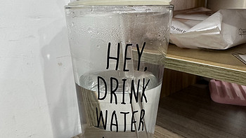 好物 篇三十八：神奇的水杯：每天喝 8 杯水不再是难题! 