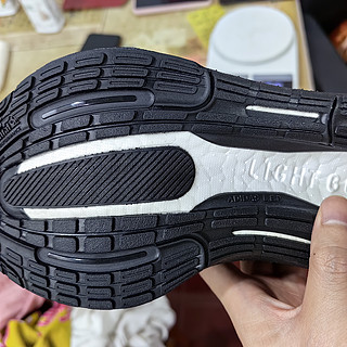 阿迪达斯ultraboost. Light材质黑武士