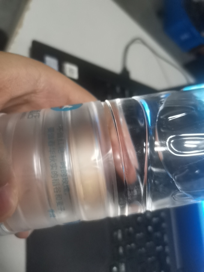 水