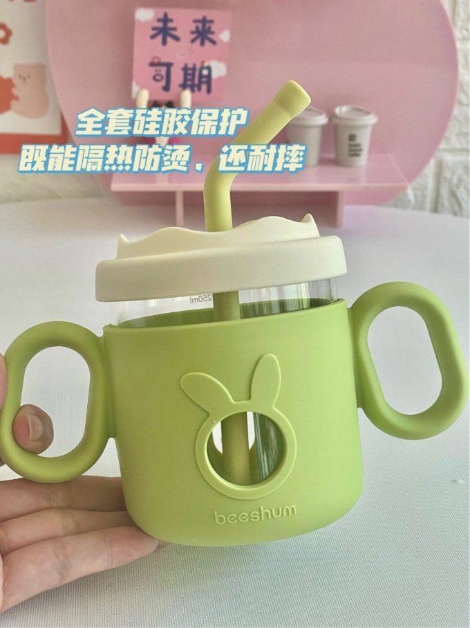 婴幼儿水杯