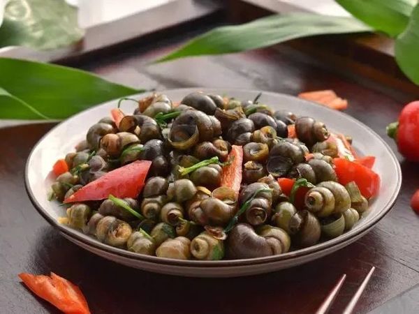 中秋吸田螺吃藕盒子