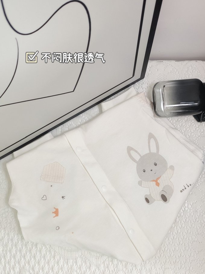 婴儿服