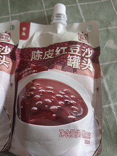 这份月饼送的红豆沙罐头，是我尝过的最美味的!