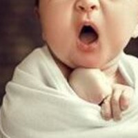 宝宝出生自带的神奇功能，7种反射行为反映宝宝大脑发育，别轻视