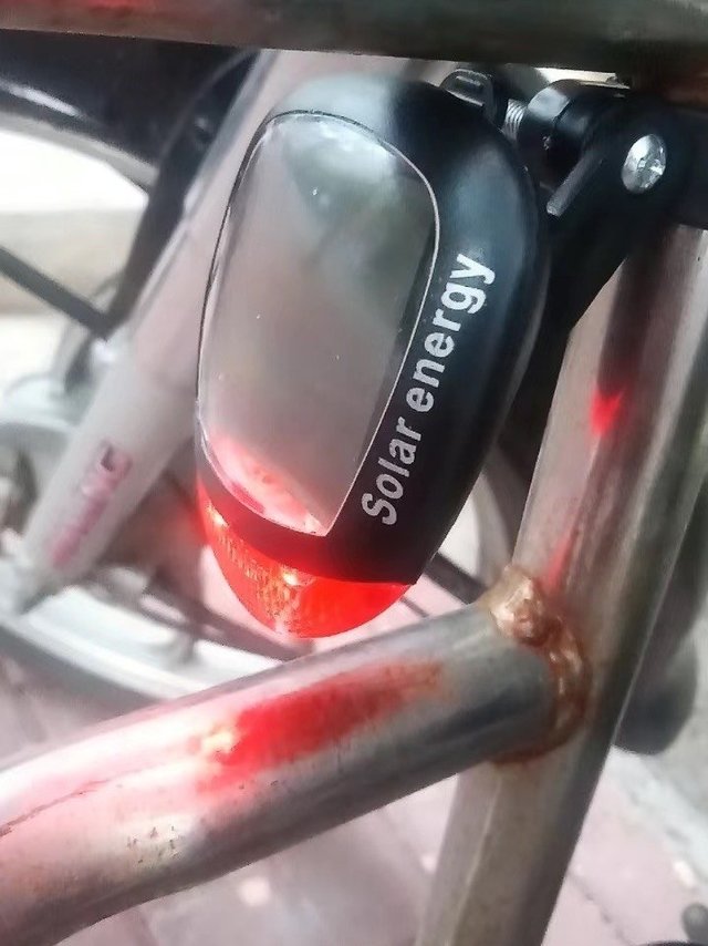 自行车太阳能灯