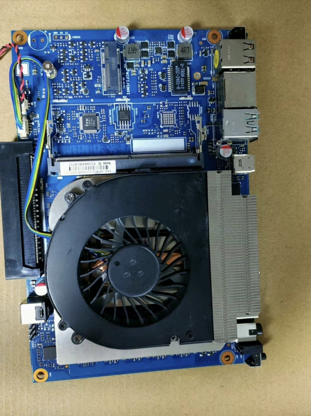 6核8线程！750元想入手1215U紧凑型主板
