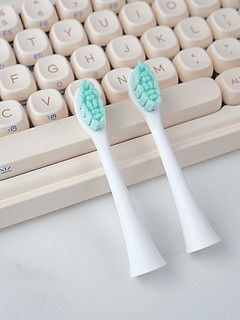 同同家电动牙刷：让你拥有自信的洁白美齿!
