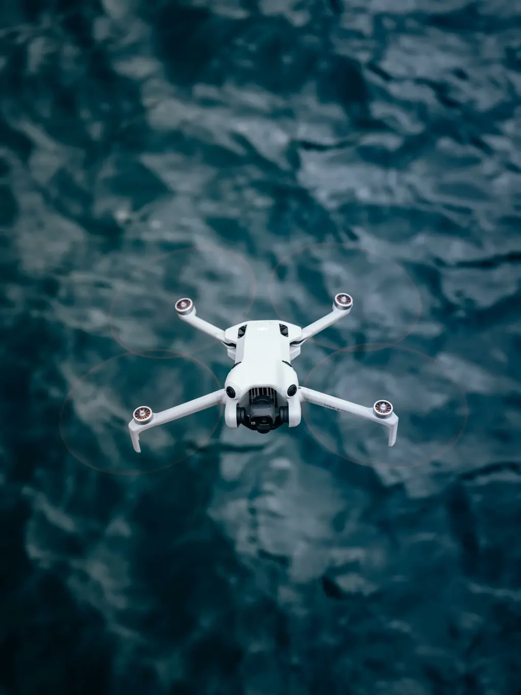 大疆 Mini 4 Pro 无人机最新渲染图出炉：升级全向主动避障、20公里图传