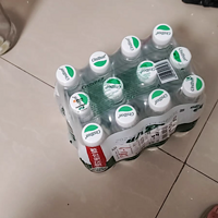 怡宝纯净水非矿泉水350ml*12瓶量贩装整箱装是一种方便实用的饮用水产品。