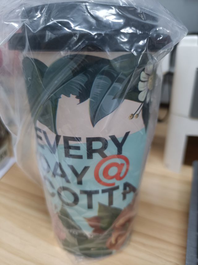 库迪送的这个咖啡杯我真的能吹爆！