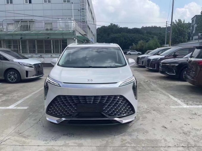 SUV