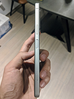 Iphone15 和 xperia5 IV 同质化