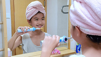 颜值与实力共存，usmile儿童电动牙刷成为宝妈宝爸新宠，宝宝口腔健康全靠它！