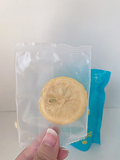 柠檬泡水的秘密，让你的肌肤更白皙!