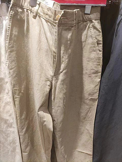 夏秋季节还是优衣库的这条棉麻裤最舒服，降价50，喜欢的可入手