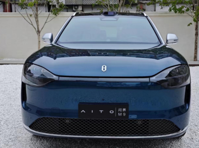 问界新能源车