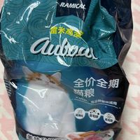 小猫咪的全价全期猫粮，成幼猫咪都可以吃的猫粮