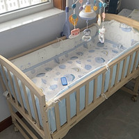 实木防护婴儿床
