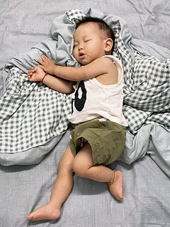想要一个人类幼崽的奇葩睡姿评论区！
