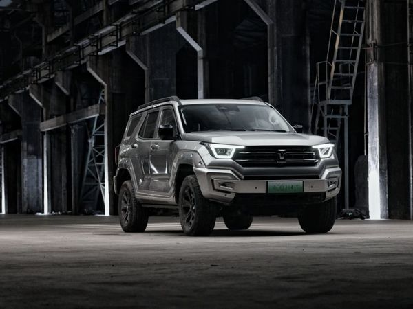 坦克400 Hi4-T上市，售价27.98万起，超预期