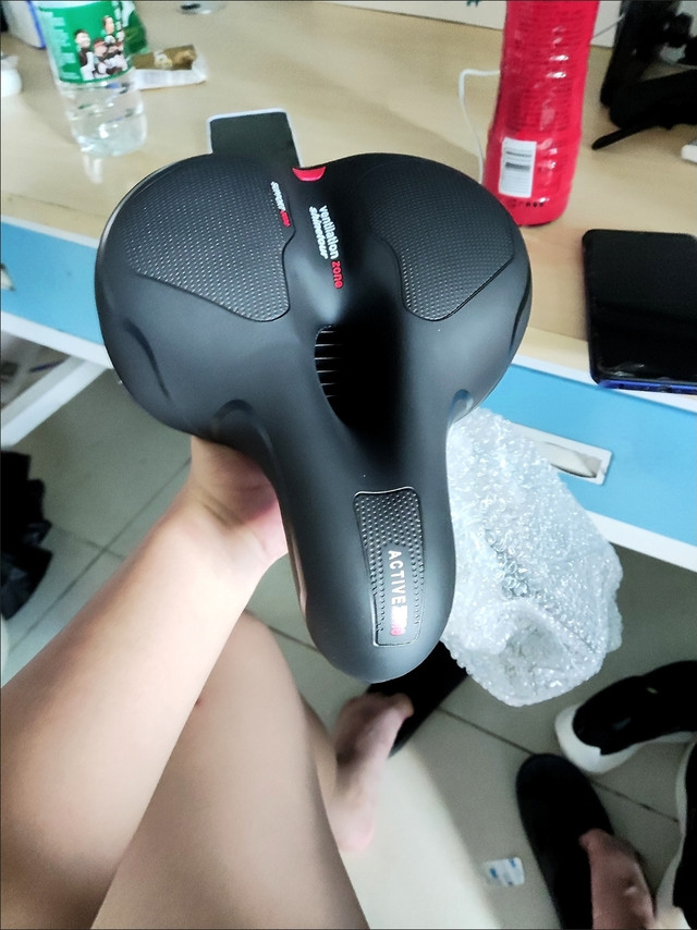 自行车坐垫鞍座山地车座垫柔软加厚硅胶车座通用座子
