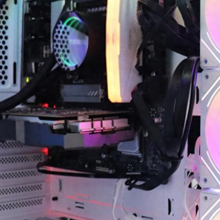 入手技嘉白魔鹰 B760M 后，我来说说自己的感受