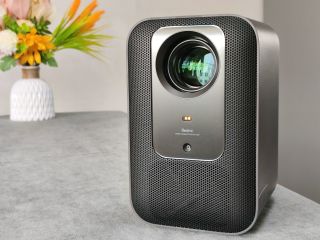 Redmi投影仪 2 Pro全新升级上市，亮度不虚标，在家也能享受影院级观影体验！
