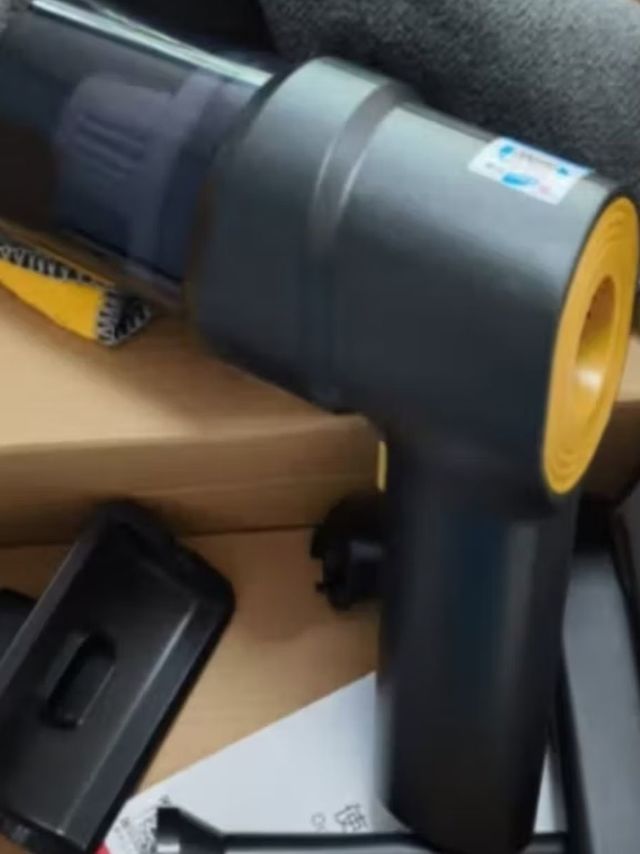 志高车载吸尘器