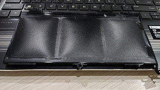 国庆宅家消理一下笔记本电脑的灰尘，有意外发现