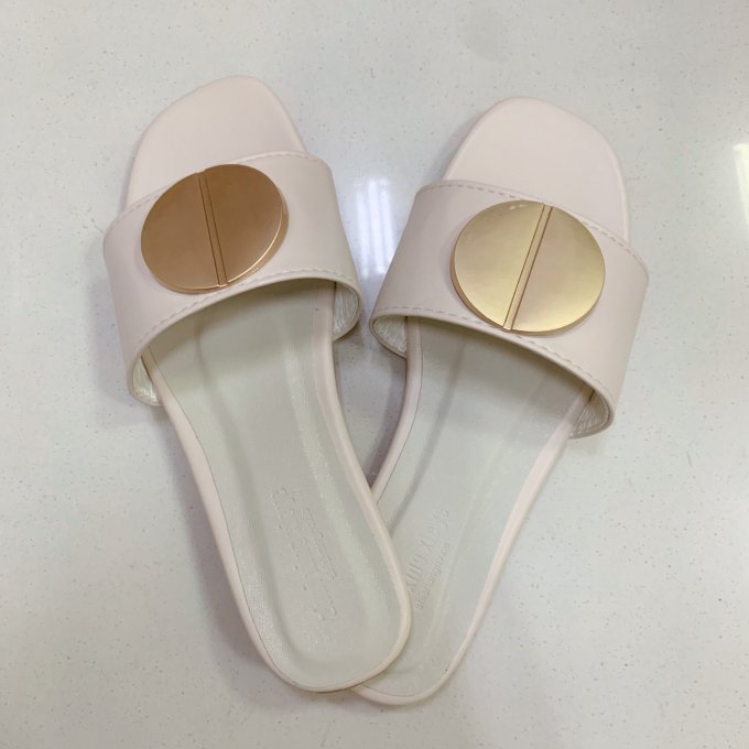 女式拖鞋