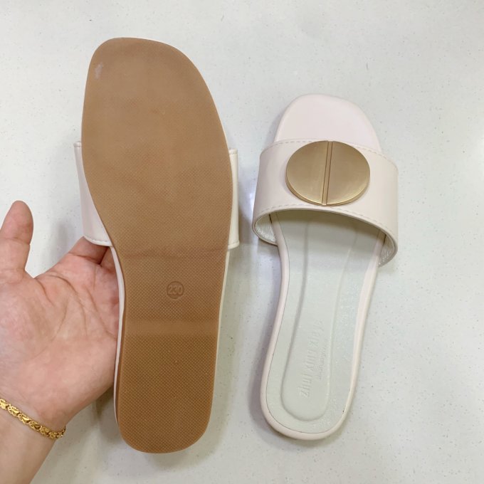 女式拖鞋