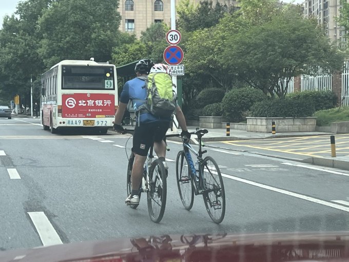 迪卡侬公路车